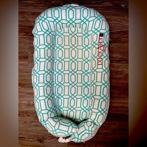 Dockatot baby lounger